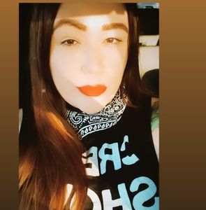 Meet your Posher, Danielle